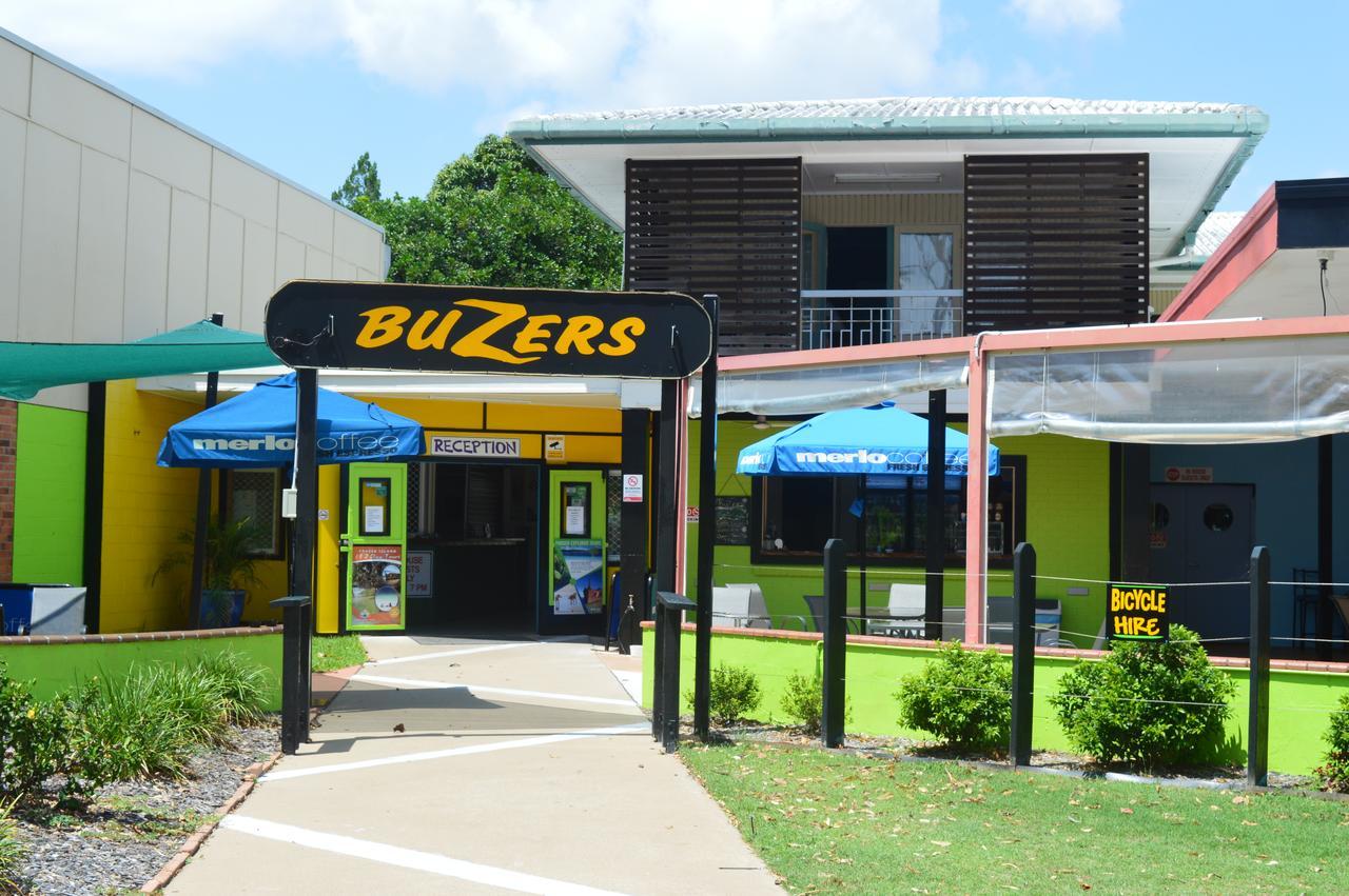 Buzers Motel Scarness Exterior photo